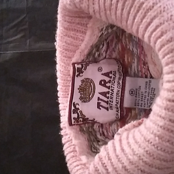 TIARA INTERNATIONAL VINTAGE SWEATER - Picture 7 of 8